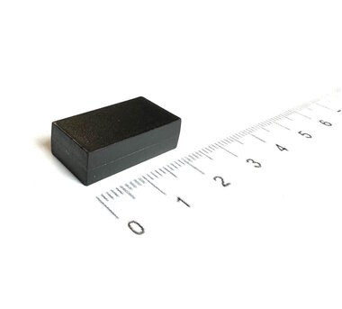 Waterdichte neodymium blokmagneet 20x10x5 mm N45 met kunststof behuizing