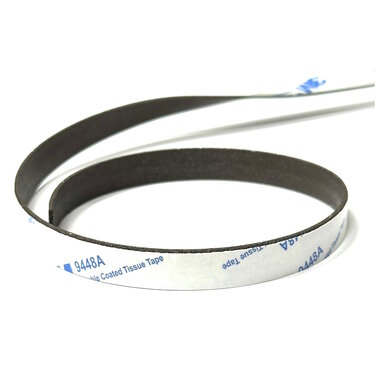 Neodymium magneetband 10 mm breed - 1,5 mm dik - rol 1,0 meter met sterke 3M klever - 400 g/cm²